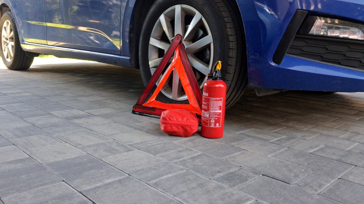 Obowiązkowe wyposażenie samochodu będzie pełniejsze