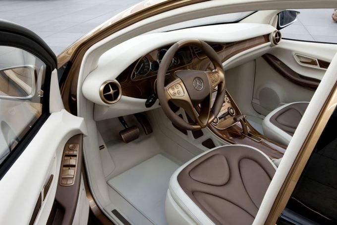 Mercedes BlueZERO E-CELL PLUS