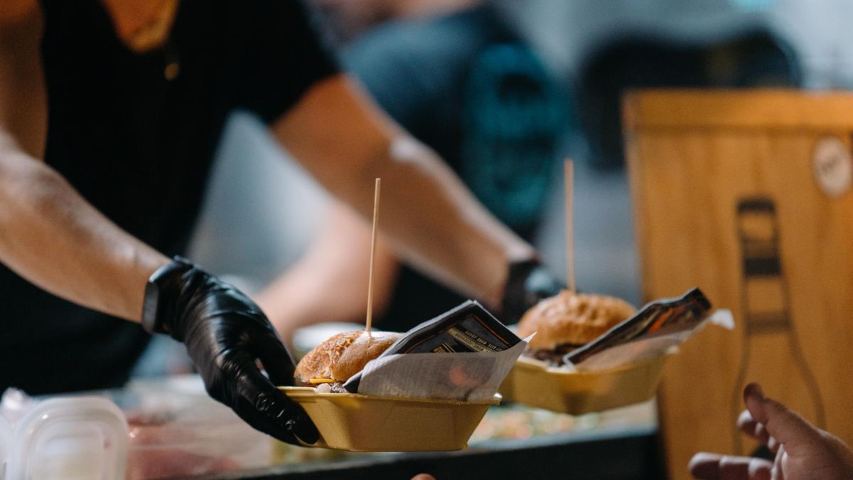 Zatrute posiłki nabyte zostały od mobilnego sprzedawcy w rejonie Cosenzy w Kalabrii