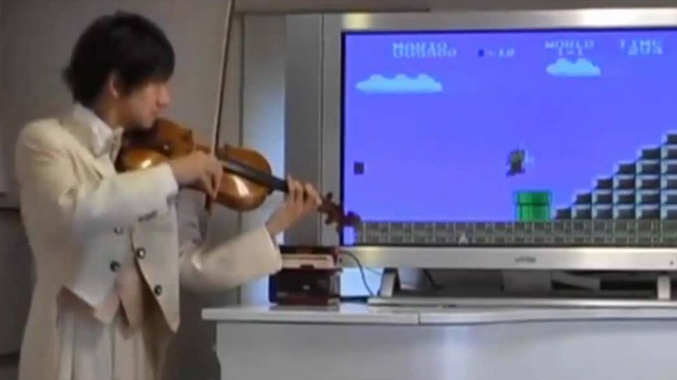 Zachwycające! Mario z akompaniamentem na żywo: wszystkie dźwięki zagrane na skrzypcach! 1