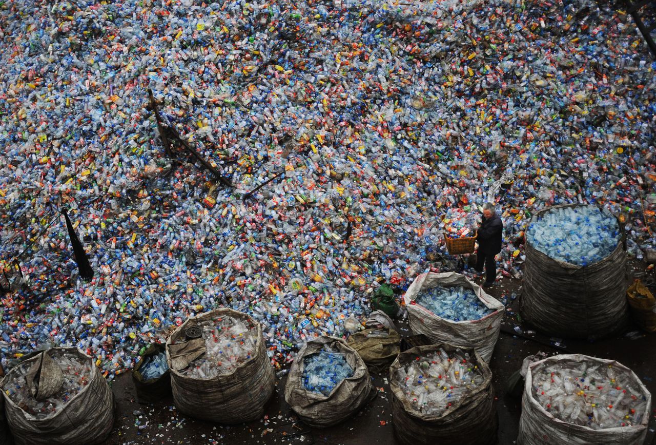 Rozwiązanie dwóch problemów naraz. Chcą produkować żywność z plastiku