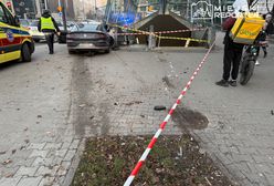 Staranował samochodem wejście do metra w Warszawie