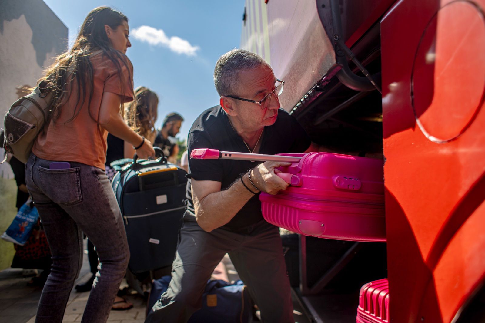 Israeli's evacuate border city of Sderot