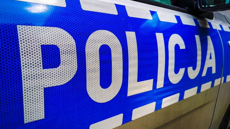 Mężczyzna wjechał w policyjny radiowóz pod wpływem narkotyków