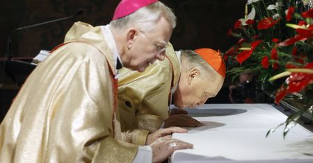 Ksiądz domaga się więcej pieniędzy za "co łaska". Oto tłumaczenie