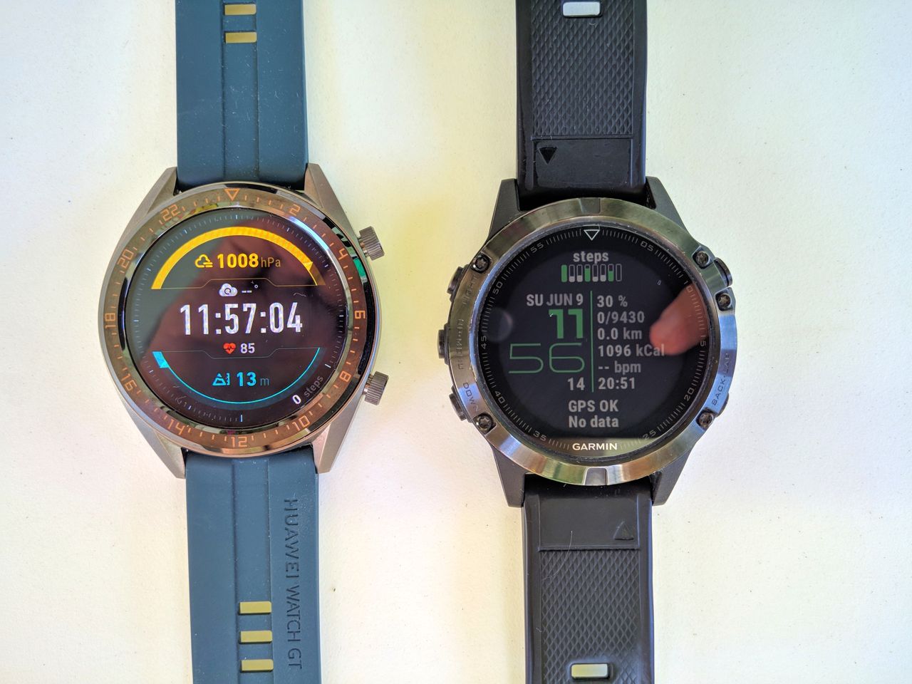 Huawei Watch GT vs Garmin Fenix 5