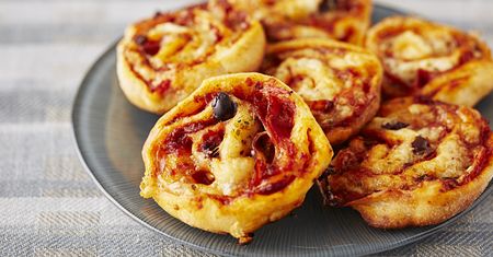 Ślimaki pizzowe. Najlepsza przekąska na imprezę