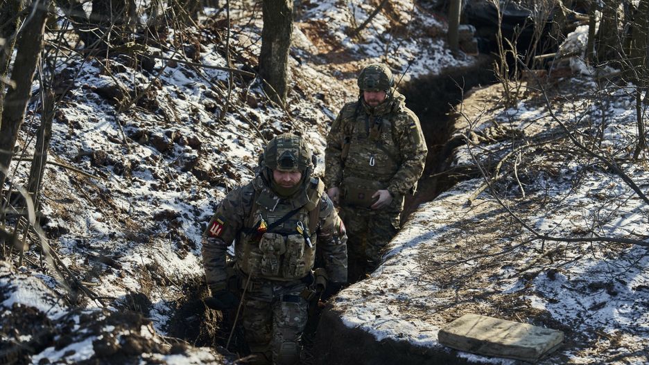 Ukraina - arch 2
Ukrainian soldiers in trenches in the frontline close to Bakhmut, Donetsk region, Ukraine, Wednesday, Feb. 8, 2023. (AP Photo/Libkos)
LIBKOS