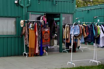 Warszawa: Vintage Market na Nowym Bazarze Różyckiego. "Tu kupisz niemal wszystko za grosze"