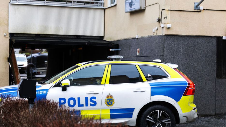Stockholm Explosion
STOCKHOLM, SWEDEN - JANUARY 24: Police watch a building in the area of Farsta that was hit by an explosion injuring two persons on January 24, 2024 in Stockholm, Sweden. (Photo by Nils Petter Nilsson/Getty Images)
Nils Petter Nilsson
horisontell, färgbild