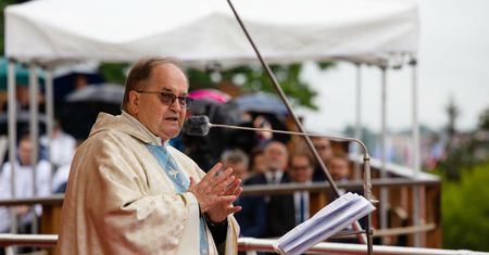 "Małe koperty" dla ojca Rydzyka. Pielgrzymka Radia Maryja na Jasną Górę