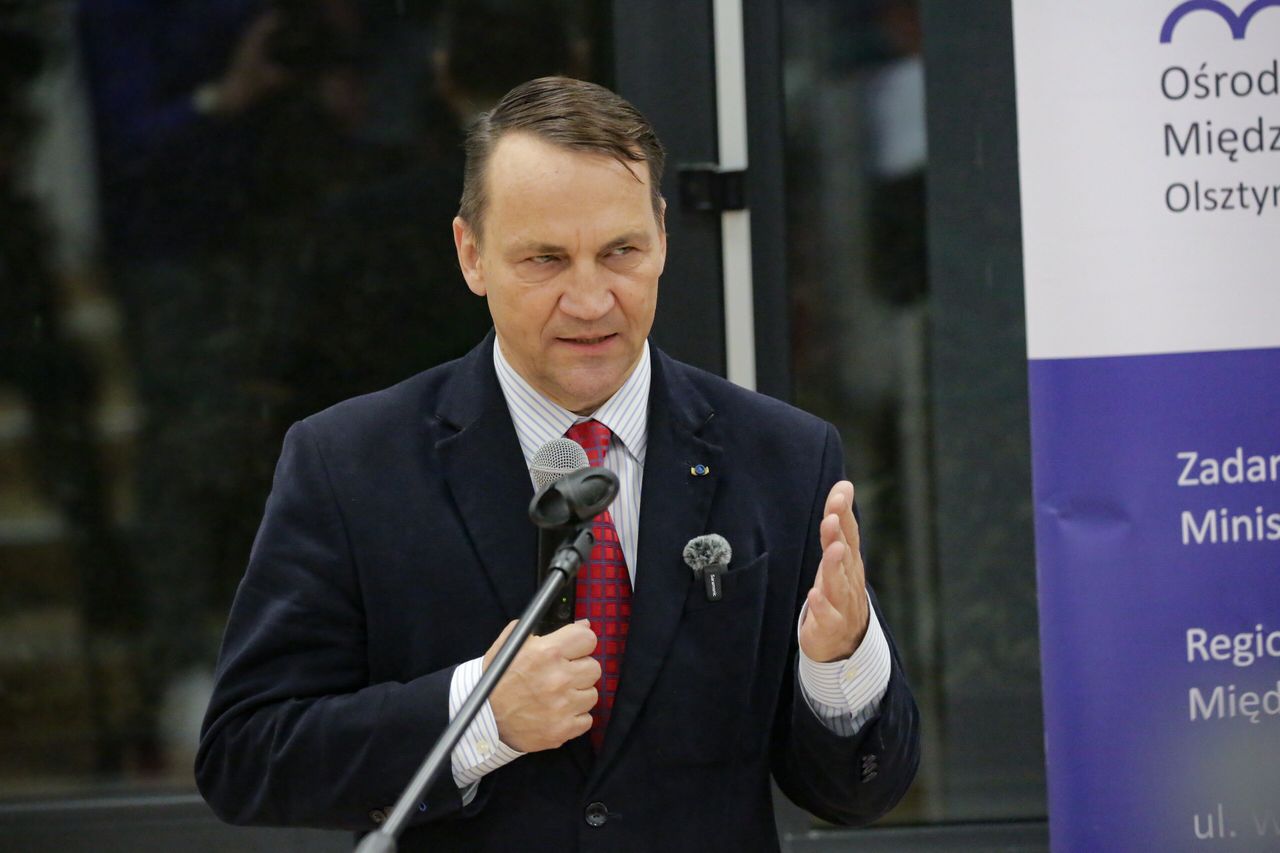 Sikorski odpowiedział Zełenskiemu. "Więcej niż jakikolwiek inny kraj"