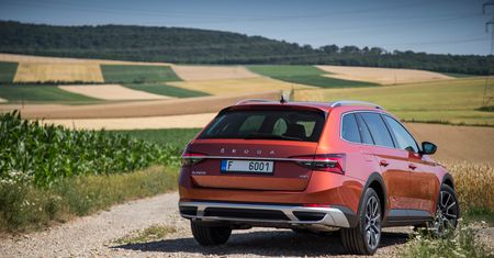 Skoda Superb Scout: pierwsza jazda nową wersją modelu po face liftingu