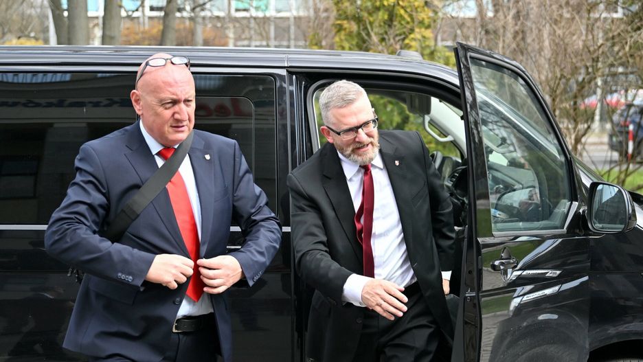 Konwencja Wyborcza Grzegorza Brauna
Fot. Artur Barbarowski/East News, Krakow 12.04.2025 Hala Wisly. Konwencja wyborcza Grzegorza Brauna w Krakowie. Spotkanie wyborcze kandydata na Prezydenta RP. Grzegorz Braun spotkal sie z mieszkancami w Krakowie na otwartym spotkaniu w hali Wisly przy ul. Reymonta. 
N/z: Grzegorz Braun
Artur Barbarowski