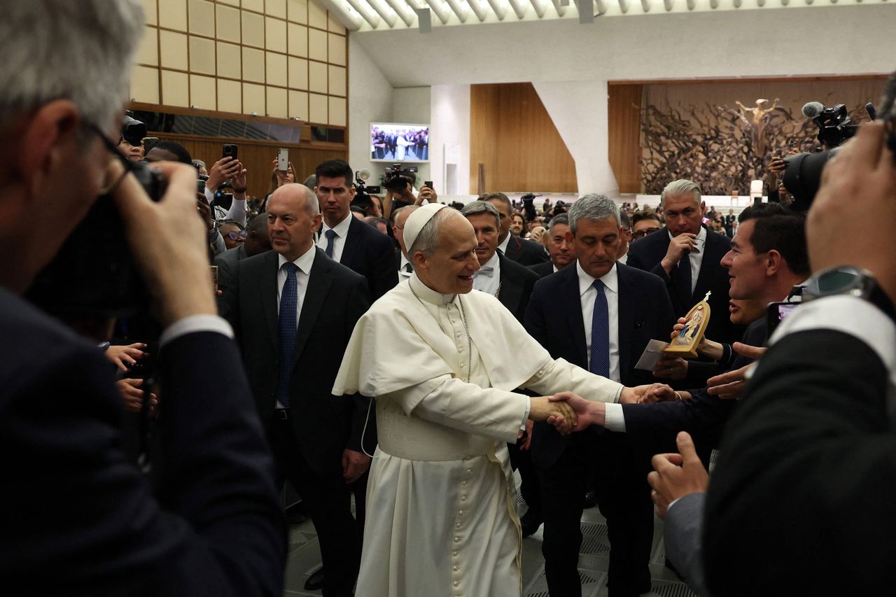 Pope Leo XIV applauds journalists, calls for press freedom