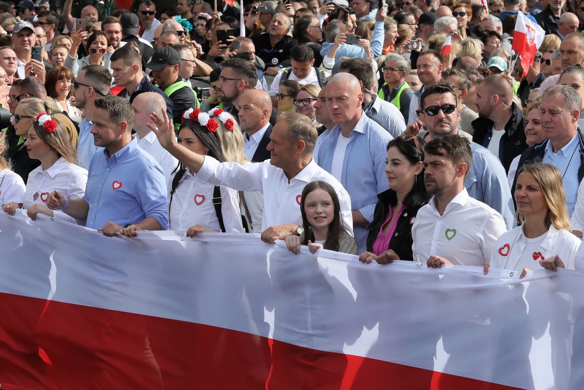 Donald Tusk, Rafał Trzaskowski i Michał Kołodziejczak na Marszu Miliona Serc
