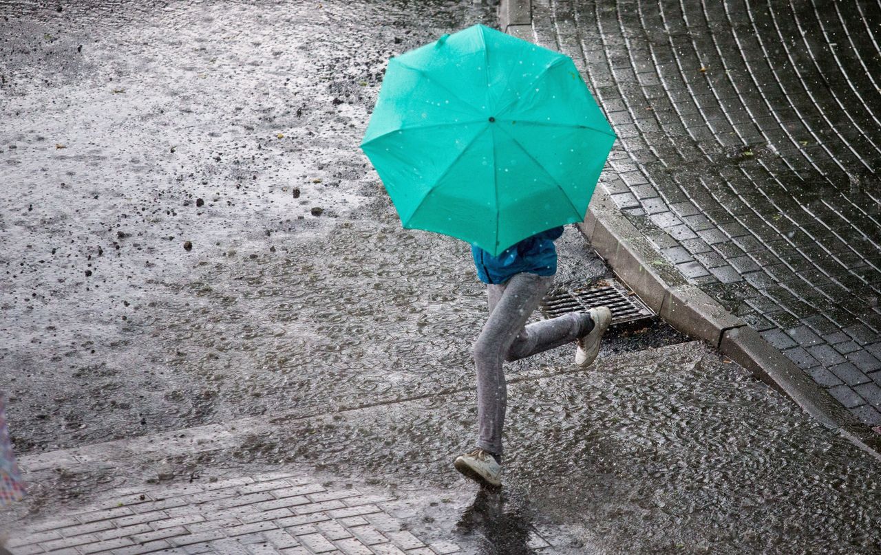 Warszawa. Strażacy interweniowali 30 razy w związku z nawałnicami [zdj. ilustracyjne]