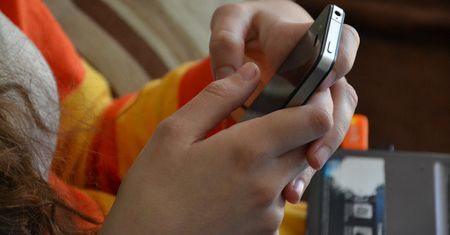 Podatek od smartfona. "Ustawa musi wejść w życie"
