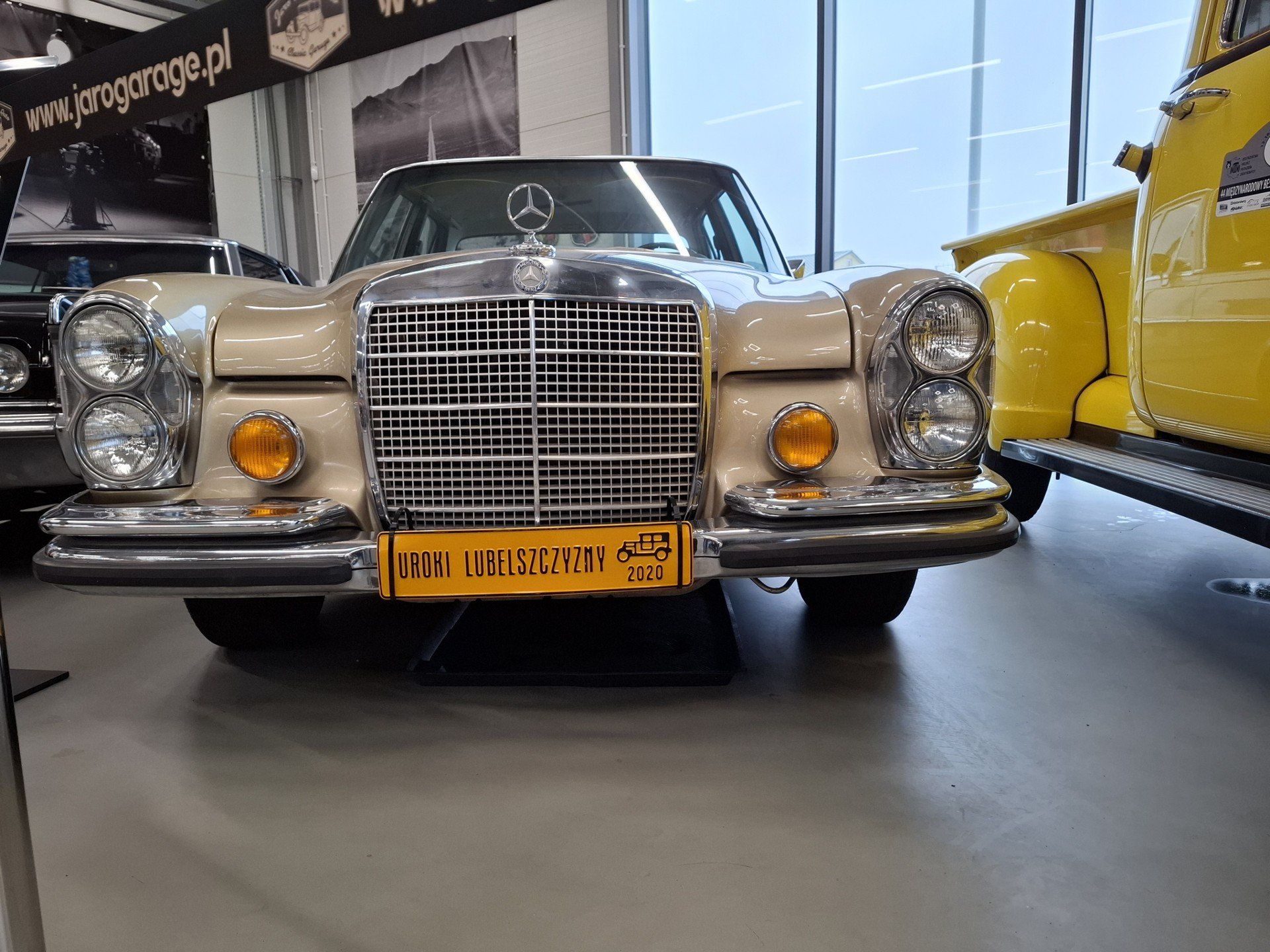 Muzeum Jaro Retro Auto Classic Garage w Lublinie