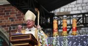 Abp Jędraszewski odprawił mszę. Wcześniej miał kontakt z zakażonym? Archidiecezja tłumaczy