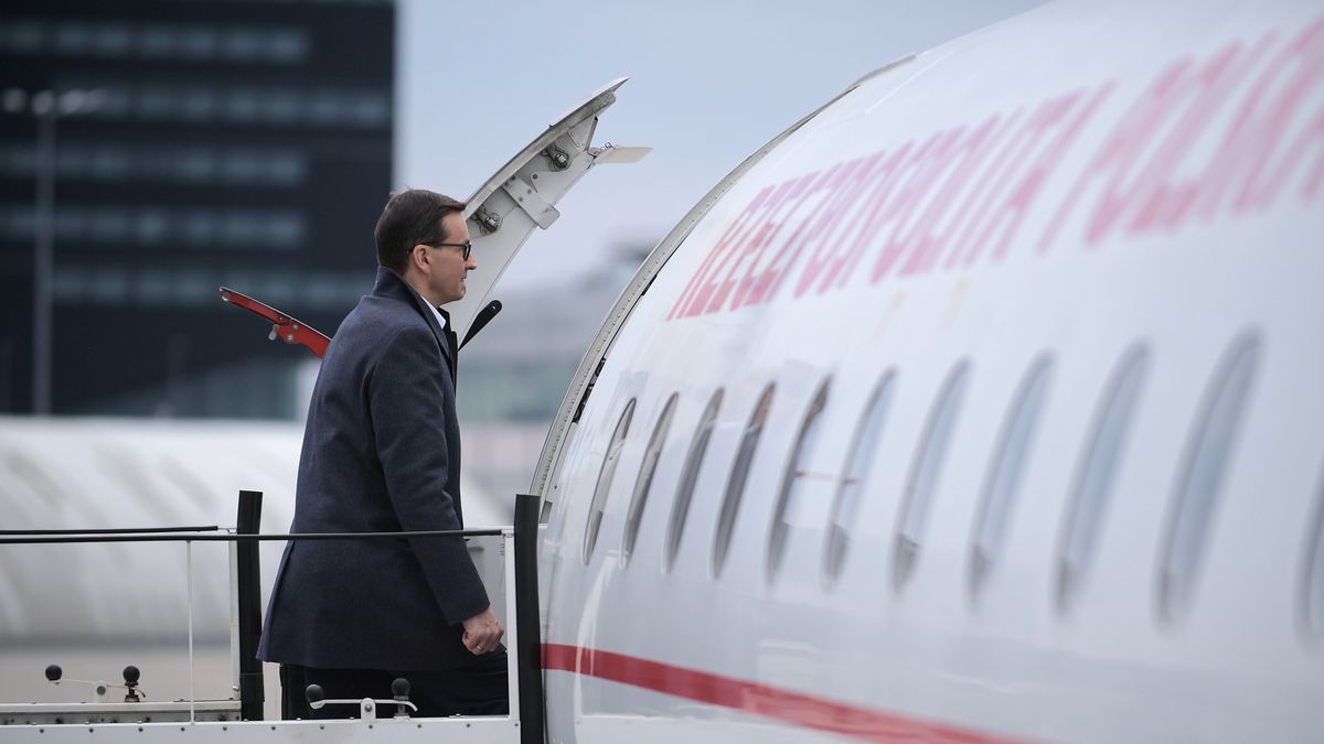 Premier Morawiecki zebrał cięgi w europarlamencie, ale pieniądze może przywieźć 