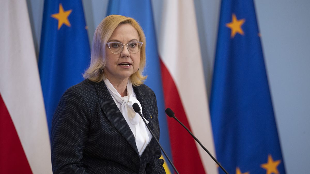 09.05.2022. Warszawa. Konferencja prasowa ministra Aktywow Panstwowych Jacka Sasina, wicepremier Ukrainy, minister Gospodarki Yulii Svyrydenko oraz minister Klimatu i Srodowiska Anny Moskwy. n/z Anna Moskwa