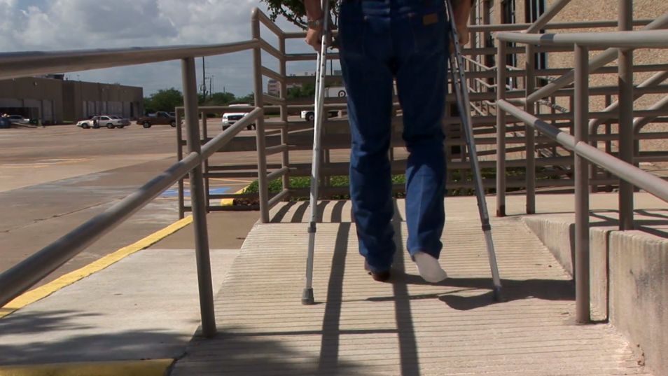 Mało znane skutki picia alkoholu to między innymi problemy z kośćmi