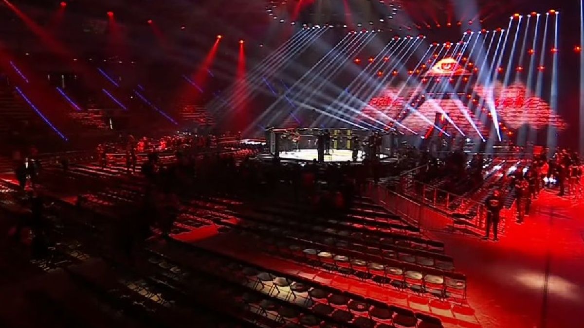 Pusta hala na otwarcie Prime Show MMA