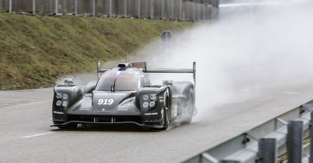 Porsche zaprezentowało drugą generację wyścigowego 919 Hybrid