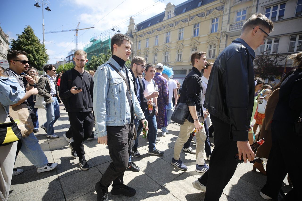 Rynek pracy rozjeżdża młodych. Nowe dane nie zostawiają złudzeń
