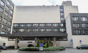 Sejm wyda 1,3 mln zł na pokoje posłów. "Pudrowanie trupa"