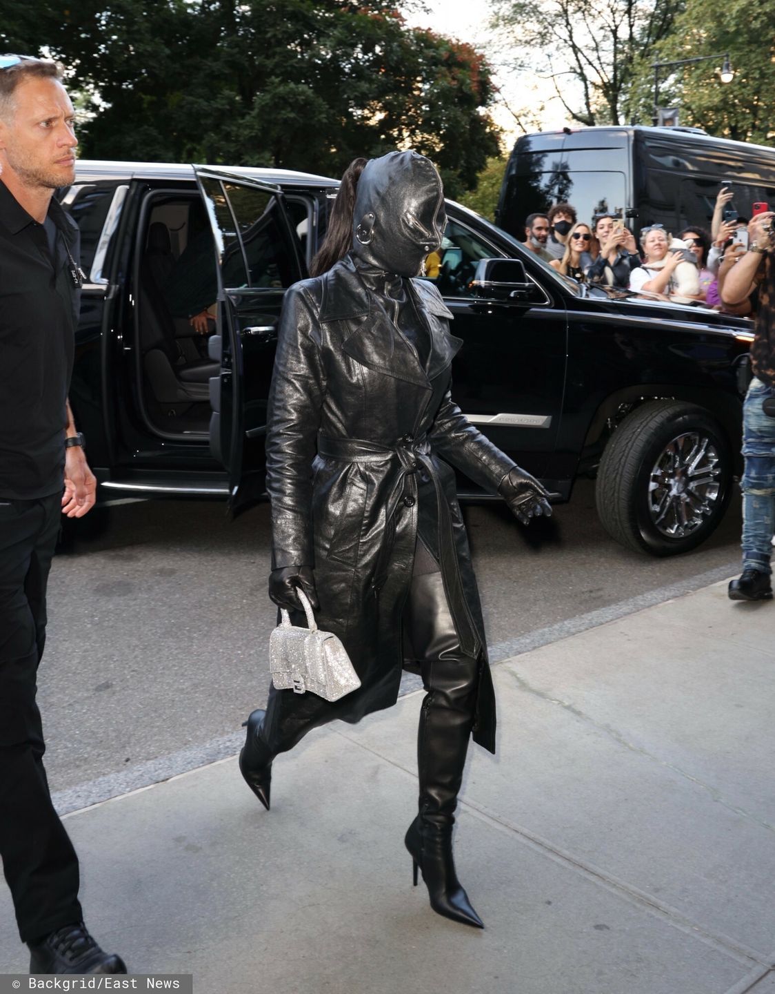 Kim Kardashian w skórzanej masce