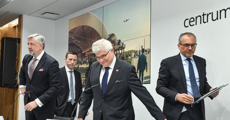 Przetarg na terminal pasażerski CPK. Maciej Lasek i prezes spółki zabrali głos