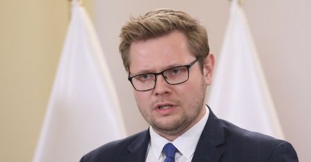Szczepienia na COVID-19. Polska pójdzie drogą Austrii? Wiceminister sprawiedliwości komentuje