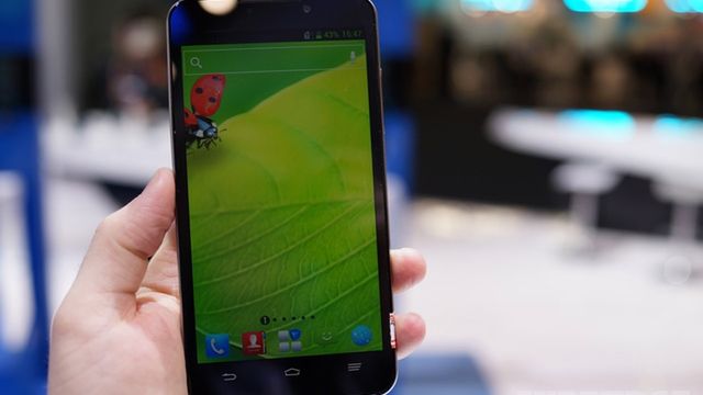 ZTE Grand Memo: 5,7-calowy gigant dla oszczędnych? 1