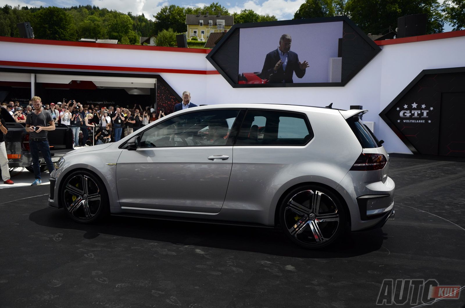 33. GTI Treffen am Wörthersee - VW GTI Roadster Concept & Golf R400 [galeria] 19