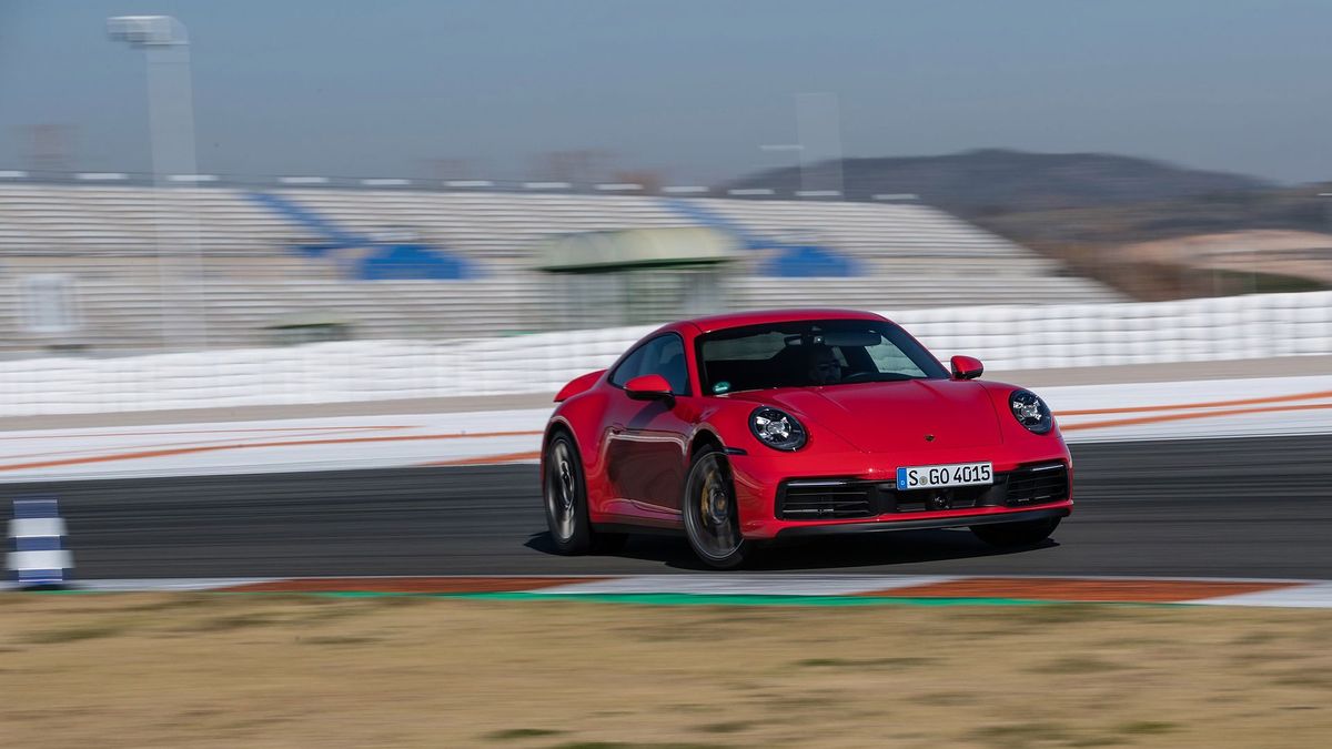 911 e-hybrid dołączy do gamy i nie ma na celu zastępowanie jakiekolwiek innego wariantu. Przynajmniej na razie.