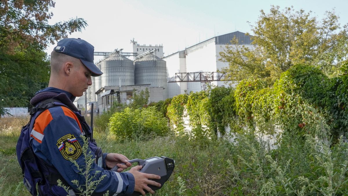 Co trzy dni sprawdza się poziom promieniowania w pobliżu 