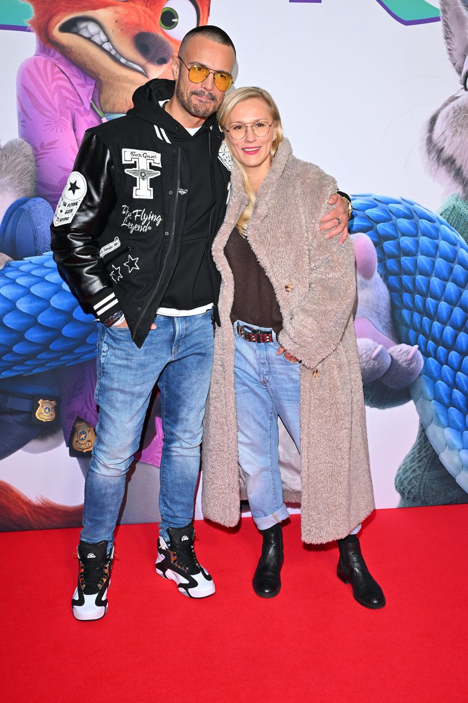 Mikołaj Krawczyk z żoną na premierze "Zwierzogrodu 2"