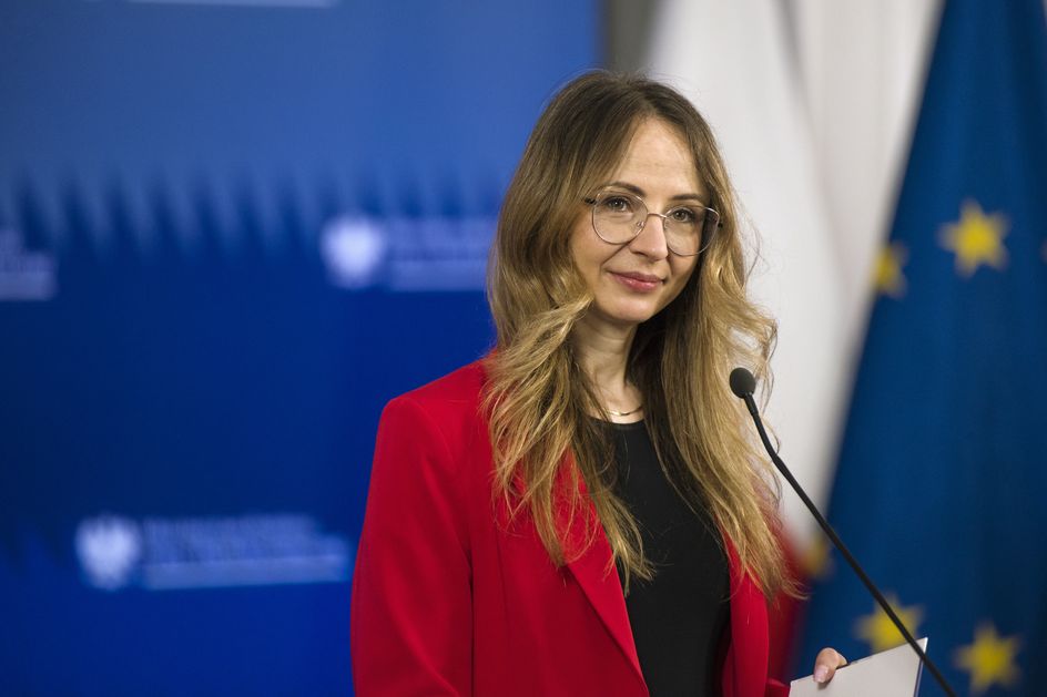 WARSAW, MASOVIAN VOIVODESHIP, POLAND - 2025/03/19: Minister Agnieszka Dziemianowicz-Bak speaks during a press conference at the Ministry of Family, Labor and Social Policy in Warsaw. A press conference was held on the entry into force of the act on extended leave for parents of premature babies. Since Wednesday, March 19, regulations have been put in force in Poland introducing additional maternity leave for parents of premature babies and children requiring hospitalization immediately after birth. (Photo by Attila Husejnow/SOPA Images/LightRocket via Getty Images)