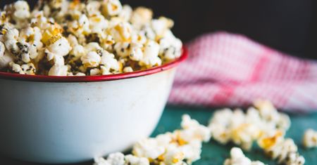 Akcja niczym z kinowego hitu. Skradzione miliardy odnalezione w popcornie