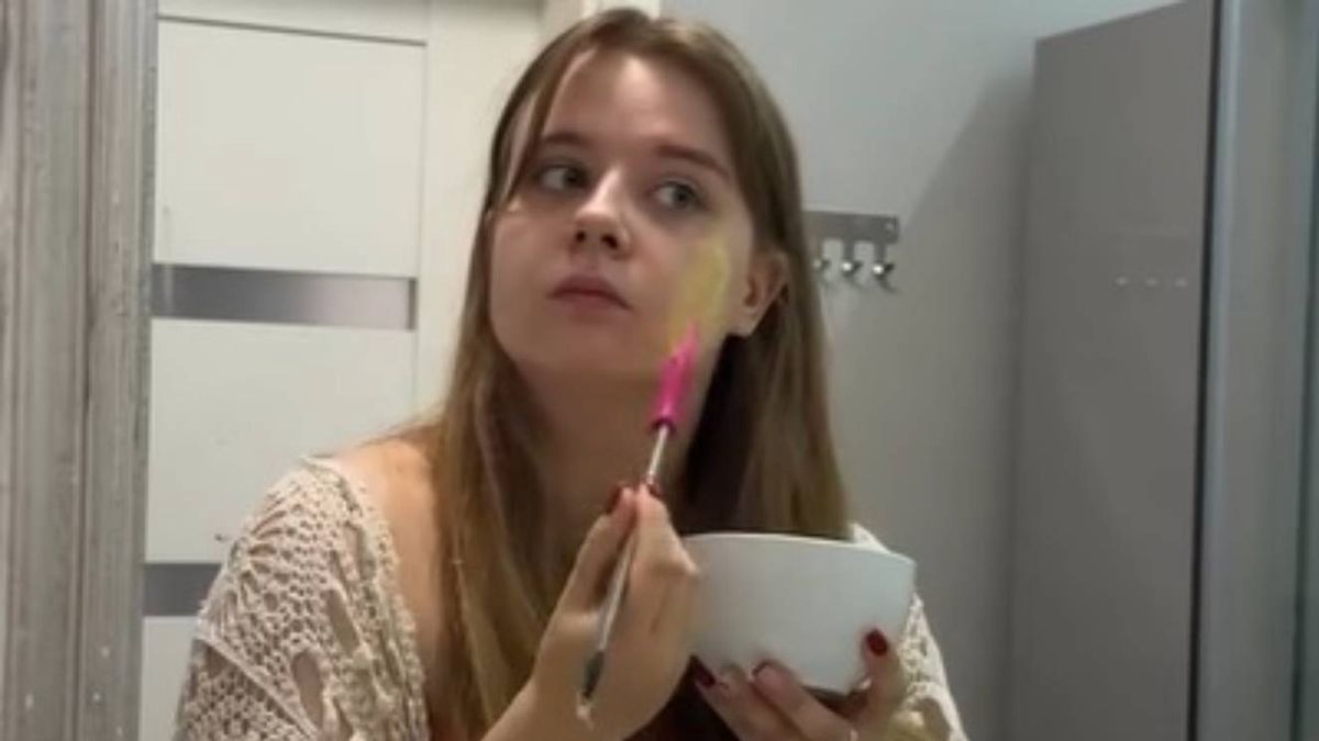 Jak zrobić domową maseczkę na trądzik i przebarwienia? 