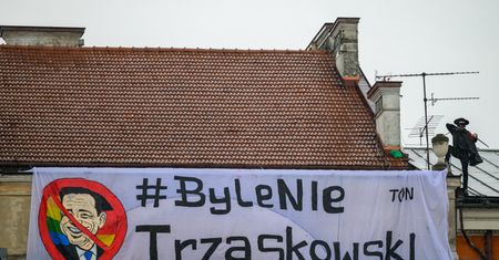 Zorro na dachu. Policja tłumaczy interwencję
