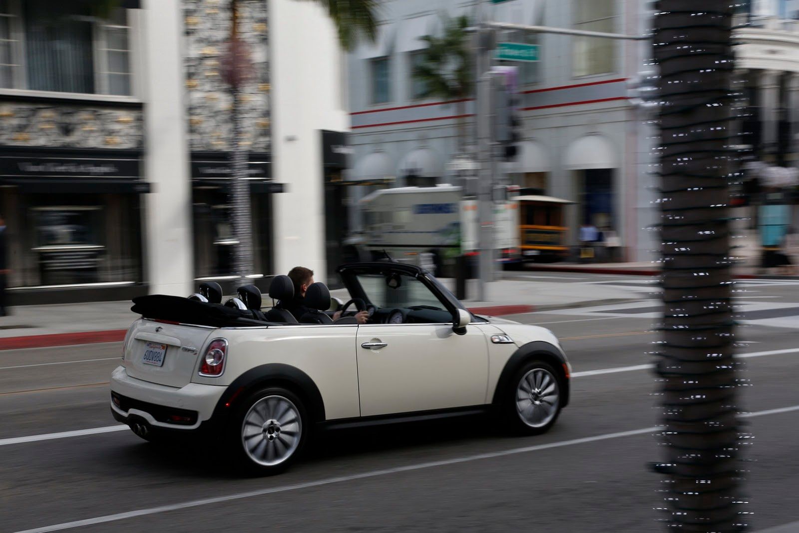 Galeria Mini jako celebracja sprzedaży półmilionowego egzemplarza w USA 59