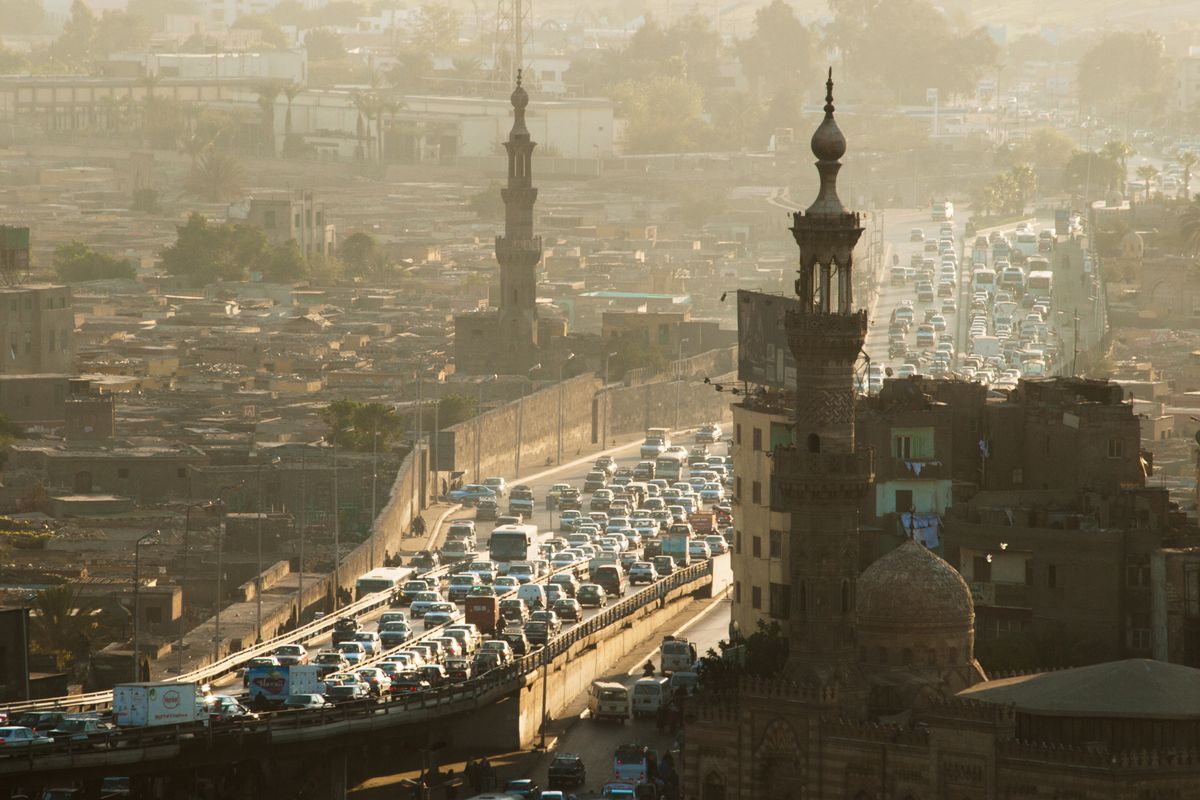 Kair jest miastem przeludnionym i notorycznie zakorkowanym