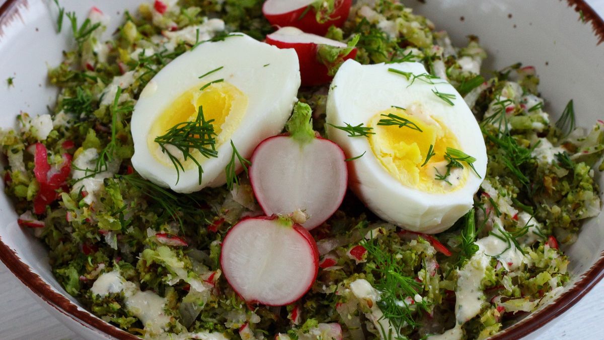 Sałatka z surowym brokułem