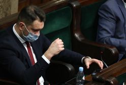 Zamieszanie wokół urlopu Mejzy. "Szopka"