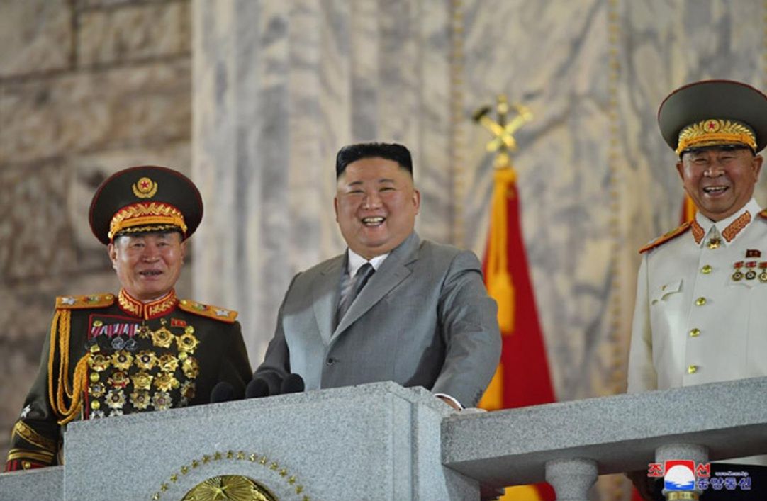Parada w Korei Północnej. Kim Dzong Un pokazał nową broń