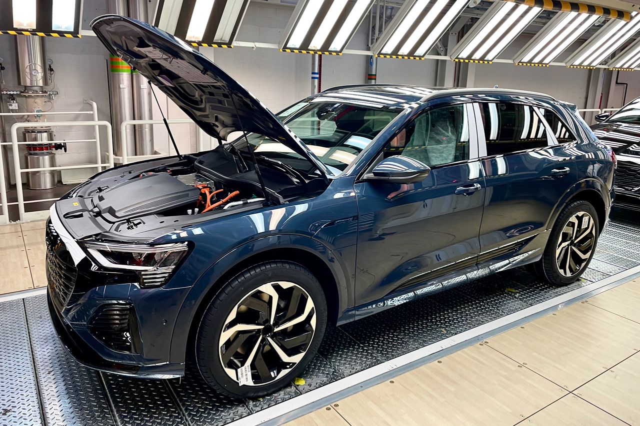 Audi Q8 e-tron production