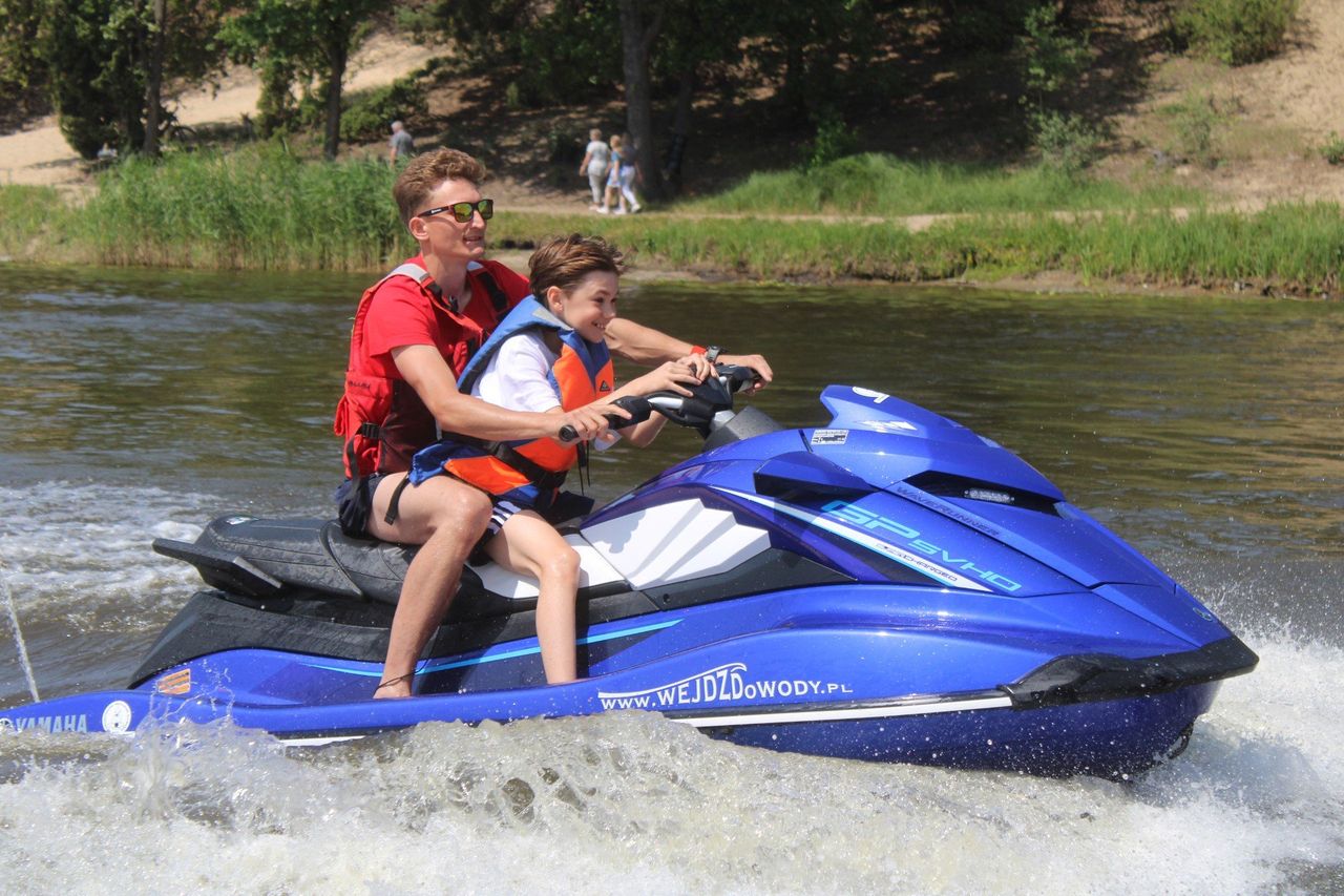 Gmina Zelów w powiecie bełchatowskim. Otwarcie sezonu plażowego nad zalewem "Patyki"